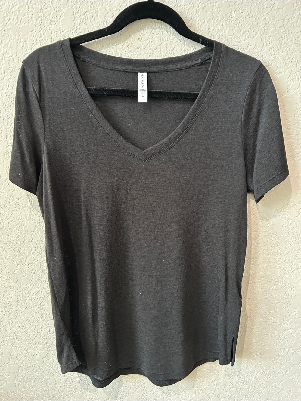 Athleta Women's Breezy Black V-Neck Short Sleeve Tee
